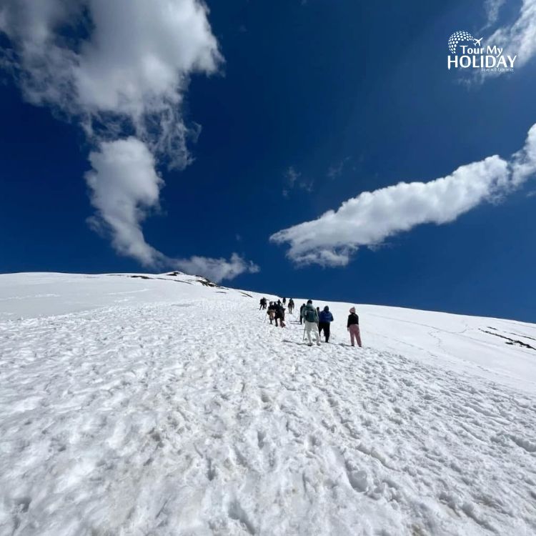 Chopta Chandrashila Trek from Delhi – A Refreshing Escape into the Mountains